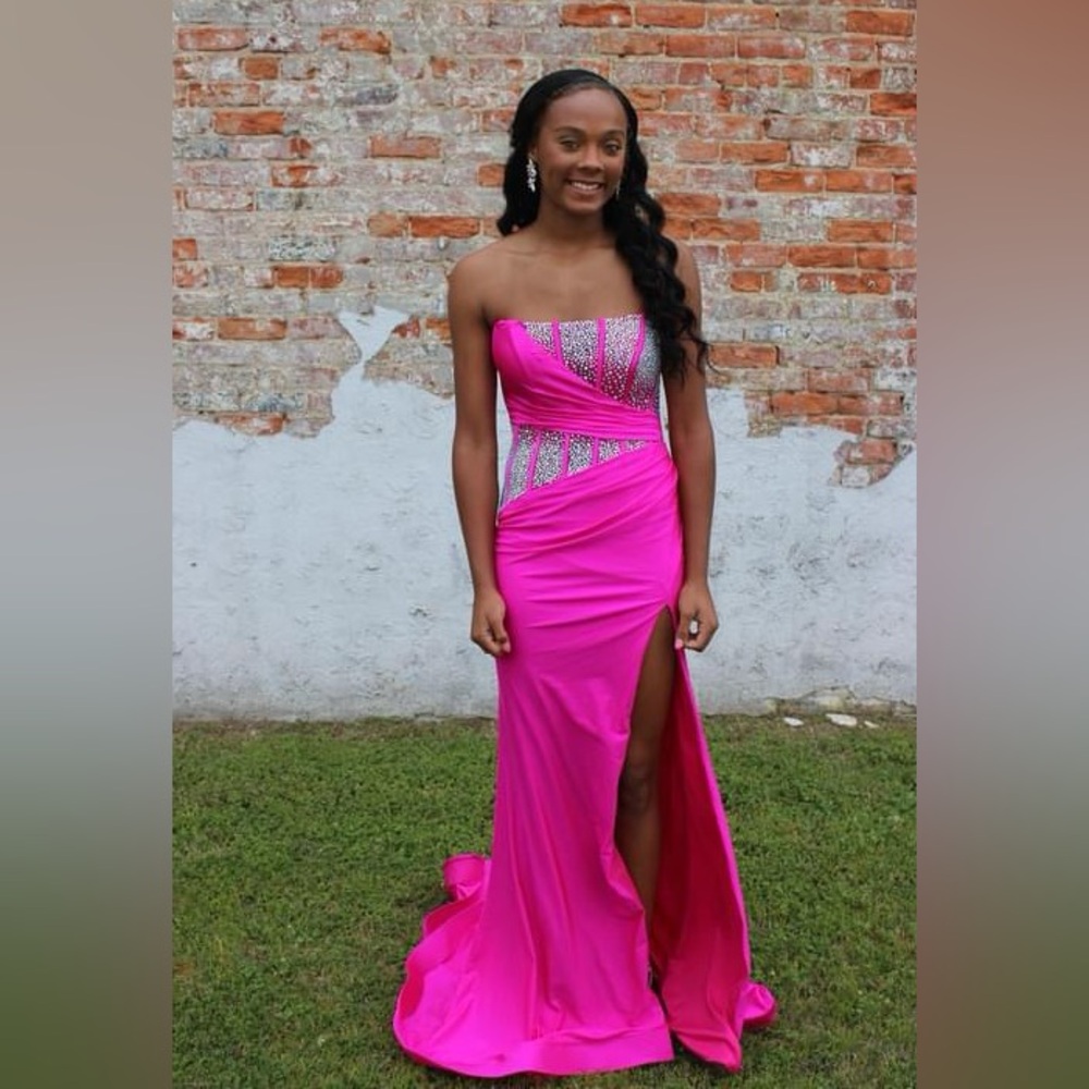 Ashley Lauren size 4 (fits like a 2) hot pink prom dress. Worn for 2 hours